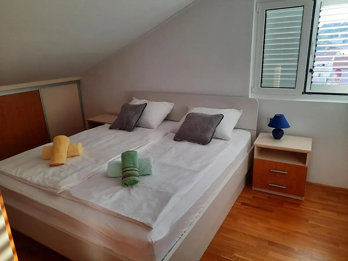 Apartman Martina Palit